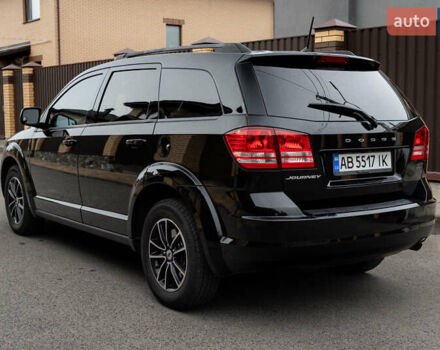 Черный Додж Джорни, объемом двигателя 2.4 л и пробегом 67 тыс. км за 12800 $, фото 4 на Automoto.ua