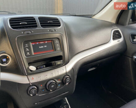 Черный Додж Джорни, объемом двигателя 2.36 л и пробегом 185 тыс. км за 12000 $, фото 15 на Automoto.ua