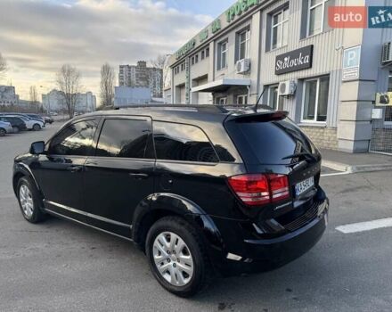 Черный Додж Джорни, объемом двигателя 2.36 л и пробегом 193 тыс. км за 10900 $, фото 4 на Automoto.ua