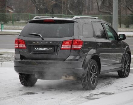 Черный Додж Джорни, объемом двигателя 2.4 л и пробегом 157 тыс. км за 13900 $, фото 5 на Automoto.ua