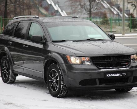 Черный Додж Джорни, объемом двигателя 2.4 л и пробегом 157 тыс. км за 13900 $, фото 2 на Automoto.ua