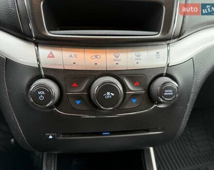 Чорний Додж Джорні, об'ємом двигуна 2.36 л та пробігом 61 тис. км за 13499 $, фото 24 на Automoto.ua