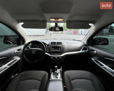 Черный Додж Джорни, объемом двигателя 2.36 л и пробегом 185 тыс. км за 12000 $, фото 2 на Automoto.ua