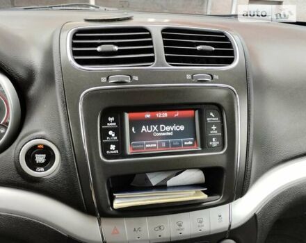 Черный Додж Джорни, объемом двигателя 2.36 л и пробегом 170 тыс. км за 11300 $, фото 62 на Automoto.ua