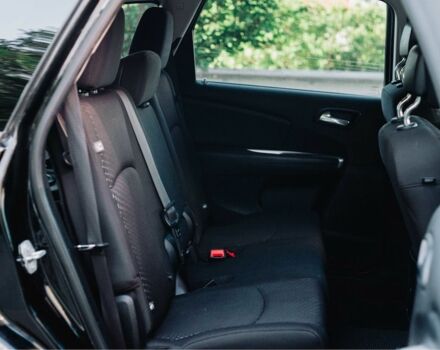 Черный Додж Джорни, объемом двигателя 2.4 л и пробегом 1 тыс. км за 12500 $, фото 2 на Automoto.ua