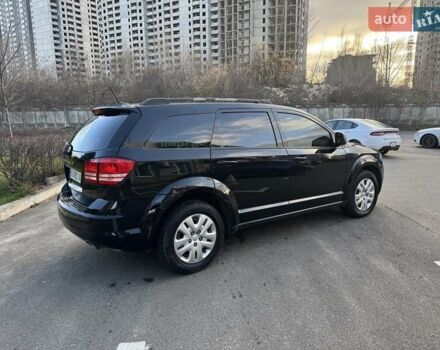 Черный Додж Джорни, объемом двигателя 2.36 л и пробегом 193 тыс. км за 10900 $, фото 5 на Automoto.ua