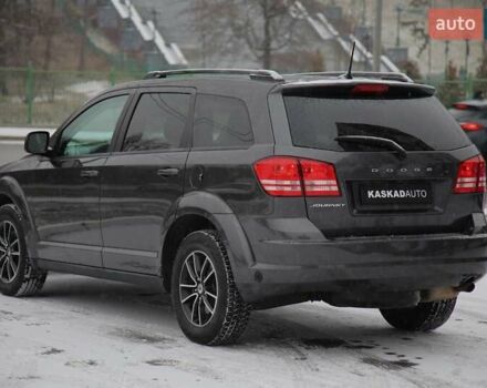 Черный Додж Джорни, объемом двигателя 2.36 л и пробегом 157 тыс. км за 13900 $, фото 2 на Automoto.ua