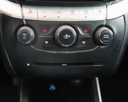 Черный Додж Джорни, объемом двигателя 2.4 л и пробегом 157 тыс. км за 13900 $, фото 14 на Automoto.ua