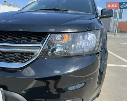 Черный Додж Джорни, объемом двигателя 2.36 л и пробегом 48 тыс. км за 14000 $, фото 4 на Automoto.ua