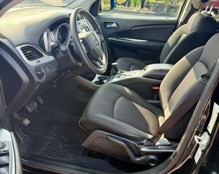 Черный Додж Джорни, объемом двигателя 2.36 л и пробегом 179 тыс. км за 10950 $, фото 8 на Automoto.ua