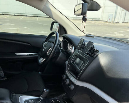 Черный Додж Джорни, объемом двигателя 2.36 л и пробегом 48 тыс. км за 14000 $, фото 31 на Automoto.ua