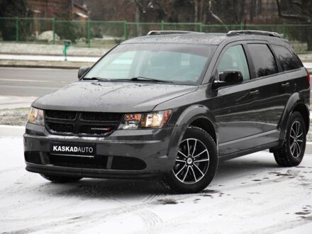 Черный Додж Джорни, объемом двигателя 2.4 л и пробегом 157 тыс. км за 13900 $, фото 1 на Automoto.ua
