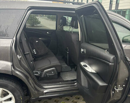 Коричневый Додж Джорни, объемом двигателя 2.36 л и пробегом 186 тыс. км за 10200 $, фото 4 на Automoto.ua