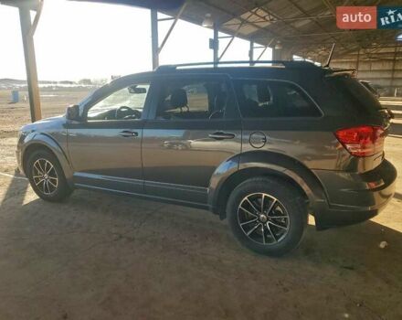 Коричневый Додж Джорни, объемом двигателя 2.36 л и пробегом 152 тыс. км за 1200 $, фото 1 на Automoto.ua