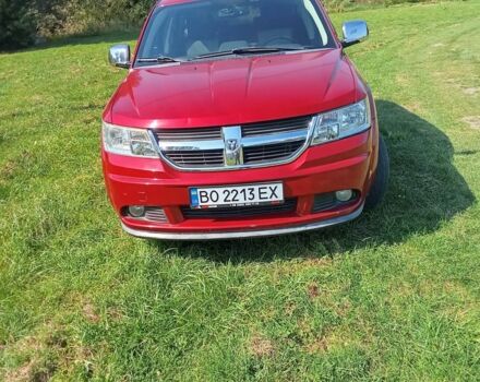 Красный Додж Джорни, объемом двигателя 2 л и пробегом 207 тыс. км за 8800 $, фото 2 на Automoto.ua