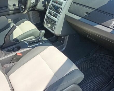 Красный Додж Джорни, объемом двигателя 2 л и пробегом 207 тыс. км за 8800 $, фото 5 на Automoto.ua