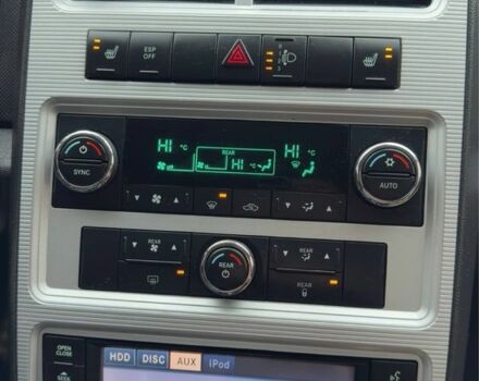 Красный Додж Джорни, объемом двигателя 2 л и пробегом 330 тыс. км за 8800 $, фото 3 на Automoto.ua