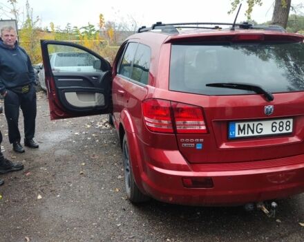 Червоний Додж Джорні, об'ємом двигуна 2 л та пробігом 218 тис. км за 5223 $, фото 3 на Automoto.ua