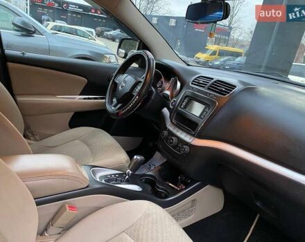 Красный Додж Джорни, объемом двигателя 2.36 л и пробегом 194 тыс. км за 7900 $, фото 23 на Automoto.ua