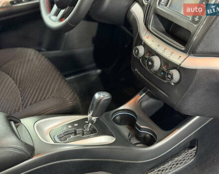 Красный Додж Джорни, объемом двигателя 2.4 л и пробегом 270 тыс. км за 7750 $, фото 16 на Automoto.ua