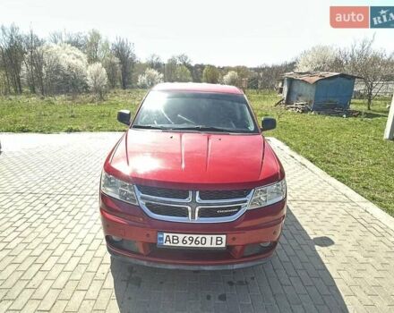 Красный Додж Джорни, объемом двигателя 2.36 л и пробегом 174 тыс. км за 9500 $, фото 2 на Automoto.ua