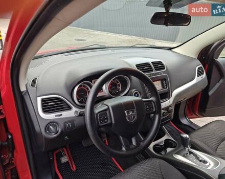 Красный Додж Джорни, объемом двигателя 2.36 л и пробегом 163 тыс. км за 8600 $, фото 20 на Automoto.ua