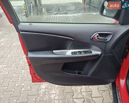 Красный Додж Джорни, объемом двигателя 2.36 л и пробегом 163 тыс. км за 8600 $, фото 12 на Automoto.ua