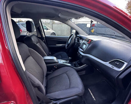 Красный Додж Джорни, объемом двигателя 2.36 л и пробегом 305 тыс. км за 8800 $, фото 10 на Automoto.ua