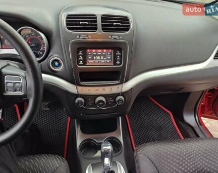 Красный Додж Джорни, объемом двигателя 2.36 л и пробегом 163 тыс. км за 8600 $, фото 19 на Automoto.ua