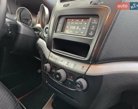 Красный Додж Джорни, объемом двигателя 2.36 л и пробегом 163 тыс. км за 8600 $, фото 17 на Automoto.ua