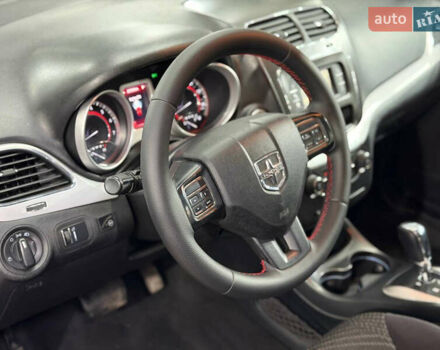 Красный Додж Джорни, объемом двигателя 2.4 л и пробегом 270 тыс. км за 7750 $, фото 9 на Automoto.ua