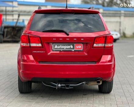 Красный Додж Джорни, объемом двигателя 2.4 л и пробегом 205 тыс. км за 10490 $, фото 5 на Automoto.ua