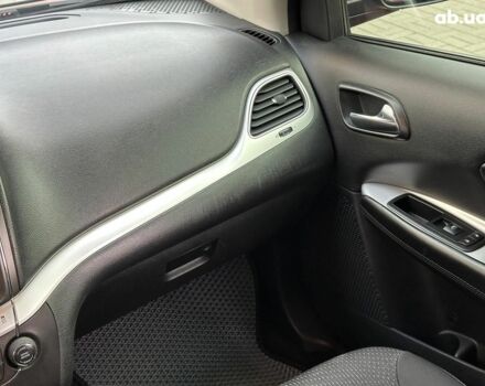 Красный Додж Джорни, объемом двигателя 2.4 л и пробегом 205 тыс. км за 10490 $, фото 18 на Automoto.ua