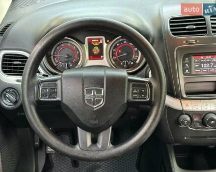 Красный Додж Джорни, объемом двигателя 2.4 л и пробегом 205 тыс. км за 10490 $, фото 17 на Automoto.ua