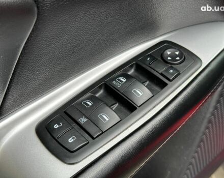 Красный Додж Джорни, объемом двигателя 2.4 л и пробегом 205 тыс. км за 10490 $, фото 10 на Automoto.ua