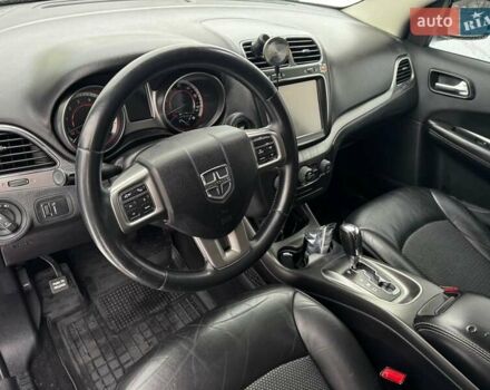 Червоний Додж Джорні, об'ємом двигуна 2.36 л та пробігом 220 тис. км за 12000 $, фото 6 на Automoto.ua