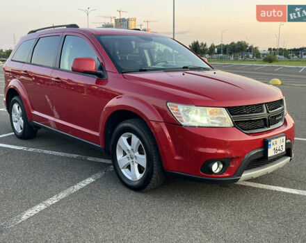 Красный Додж Джорни, объемом двигателя 2.36 л и пробегом 160 тыс. км за 9999 $, фото 2 на Automoto.ua