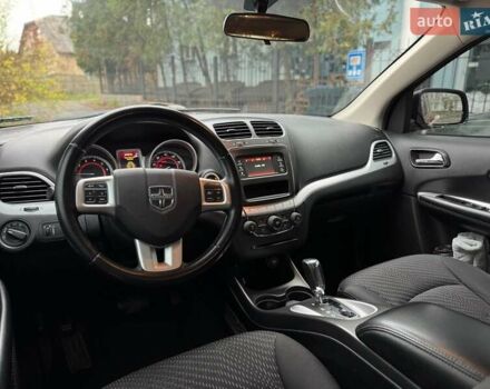 Красный Додж Джорни, объемом двигателя 2.4 л и пробегом 92 тыс. км за 12490 $, фото 35 на Automoto.ua