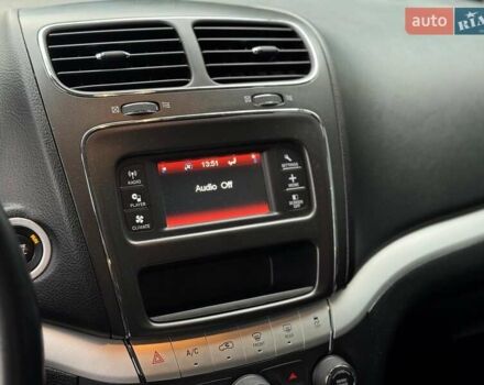 Красный Додж Джорни, объемом двигателя 2.4 л и пробегом 92 тыс. км за 12490 $, фото 24 на Automoto.ua