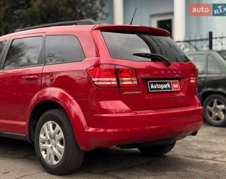 Красный Додж Джорни, объемом двигателя 2.4 л и пробегом 92 тыс. км за 12490 $, фото 8 на Automoto.ua