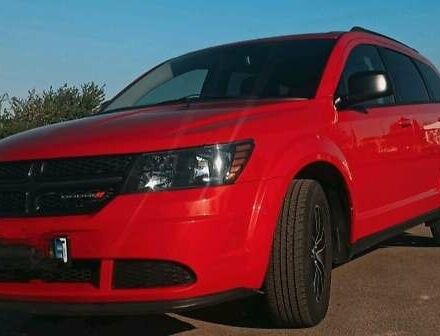 Красный Додж Джорни, объемом двигателя 2.36 л и пробегом 333 тыс. км за 10000 $, фото 4 на Automoto.ua