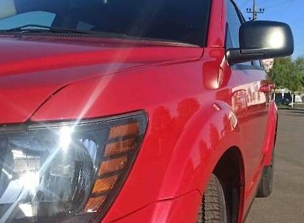 Красный Додж Джорни, объемом двигателя 2.36 л и пробегом 333 тыс. км за 10000 $, фото 2 на Automoto.ua