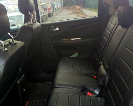 Красный Додж Джорни, объемом двигателя 2.4 л и пробегом 77 тыс. км за 13500 $, фото 5 на Automoto.ua