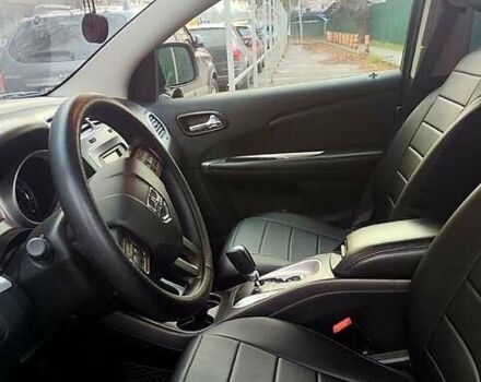 Красный Додж Джорни, объемом двигателя 2.4 л и пробегом 77 тыс. км за 13500 $, фото 5 на Automoto.ua