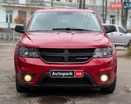 Красный Додж Джорни, объемом двигателя 2.4 л и пробегом 92 тыс. км за 12490 $, фото 3 на Automoto.ua