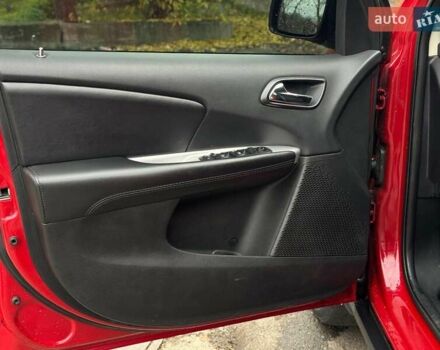 Красный Додж Джорни, объемом двигателя 2.4 л и пробегом 92 тыс. км за 12490 $, фото 17 на Automoto.ua