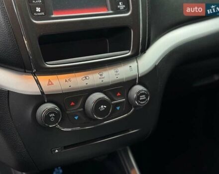 Красный Додж Джорни, объемом двигателя 2.4 л и пробегом 92 тыс. км за 12490 $, фото 23 на Automoto.ua