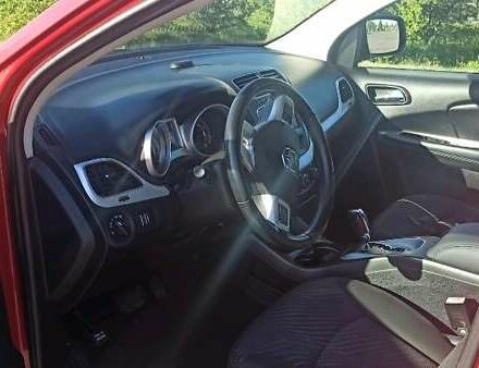 Красный Додж Джорни, объемом двигателя 2.36 л и пробегом 333 тыс. км за 10000 $, фото 1 на Automoto.ua