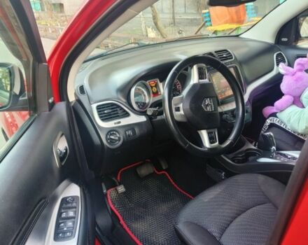 Красный Додж Джорни, объемом двигателя 3.6 л и пробегом 175 тыс. км за 14500 $, фото 4 на Automoto.ua