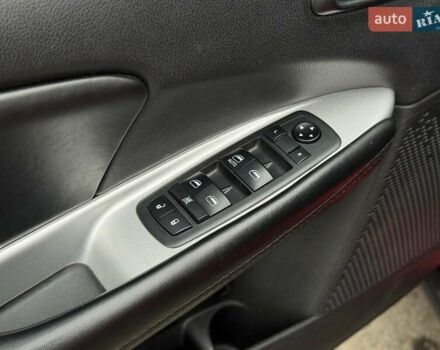 Красный Додж Джорни, объемом двигателя 2.4 л и пробегом 92 тыс. км за 12490 $, фото 18 на Automoto.ua